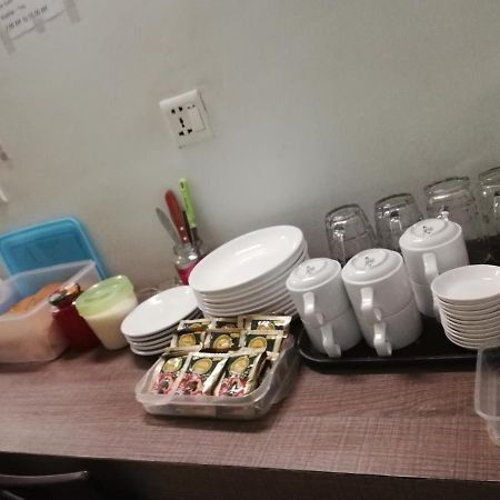 Hostel Latha Yangon Dış mekan fotoğraf
