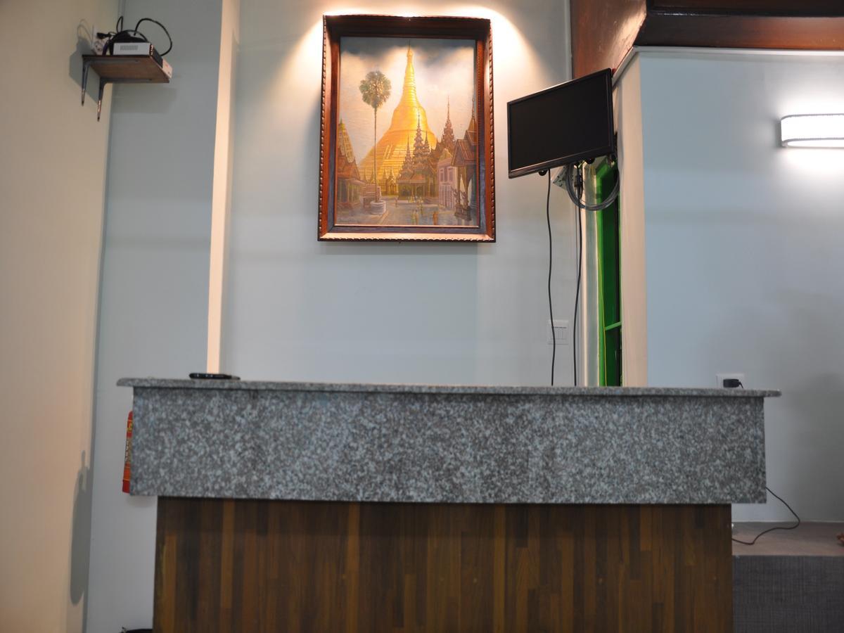 Hostel Latha Yangon Dış mekan fotoğraf