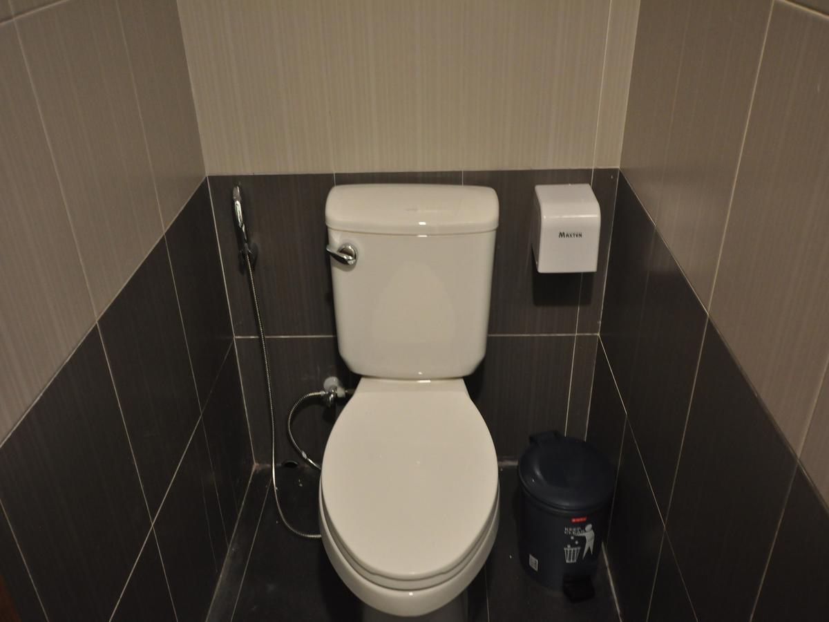 Hostel Latha Yangon Dış mekan fotoğraf