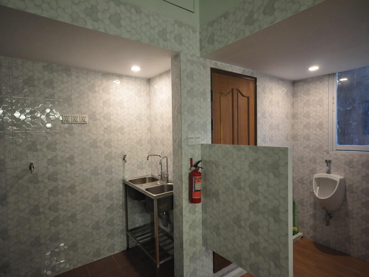 Hostel Latha Yangon Dış mekan fotoğraf