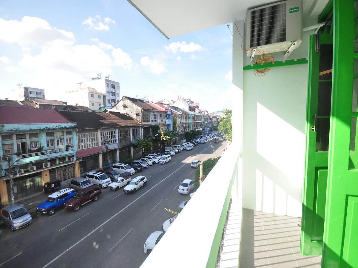 Hostel Latha Yangon Dış mekan fotoğraf
